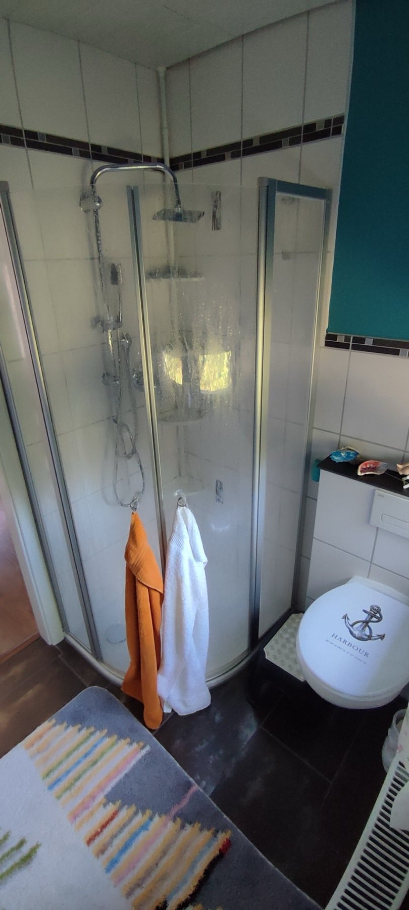 Eckdusche mit Regenbrause